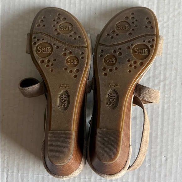 Sofft Tan Suede Innis Low Wedge Sandals - Picture 10 of 12